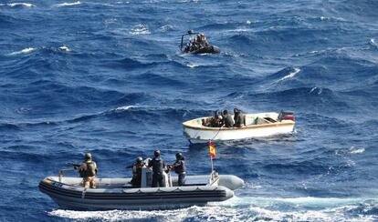 Detenci&oacute;n de los piratas a 50 millas de Somalia en enero de 2012.