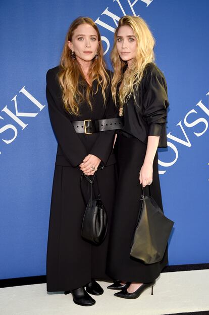 Mary Kate y Ashley Olsen volvieron a triunfar: esta vez, con el galardón a las mejores diseñadoras de accesorios.