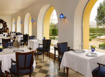 Sala del restaurante del hotel Quinta das Lagrimas, en Coimbra (Portugal).