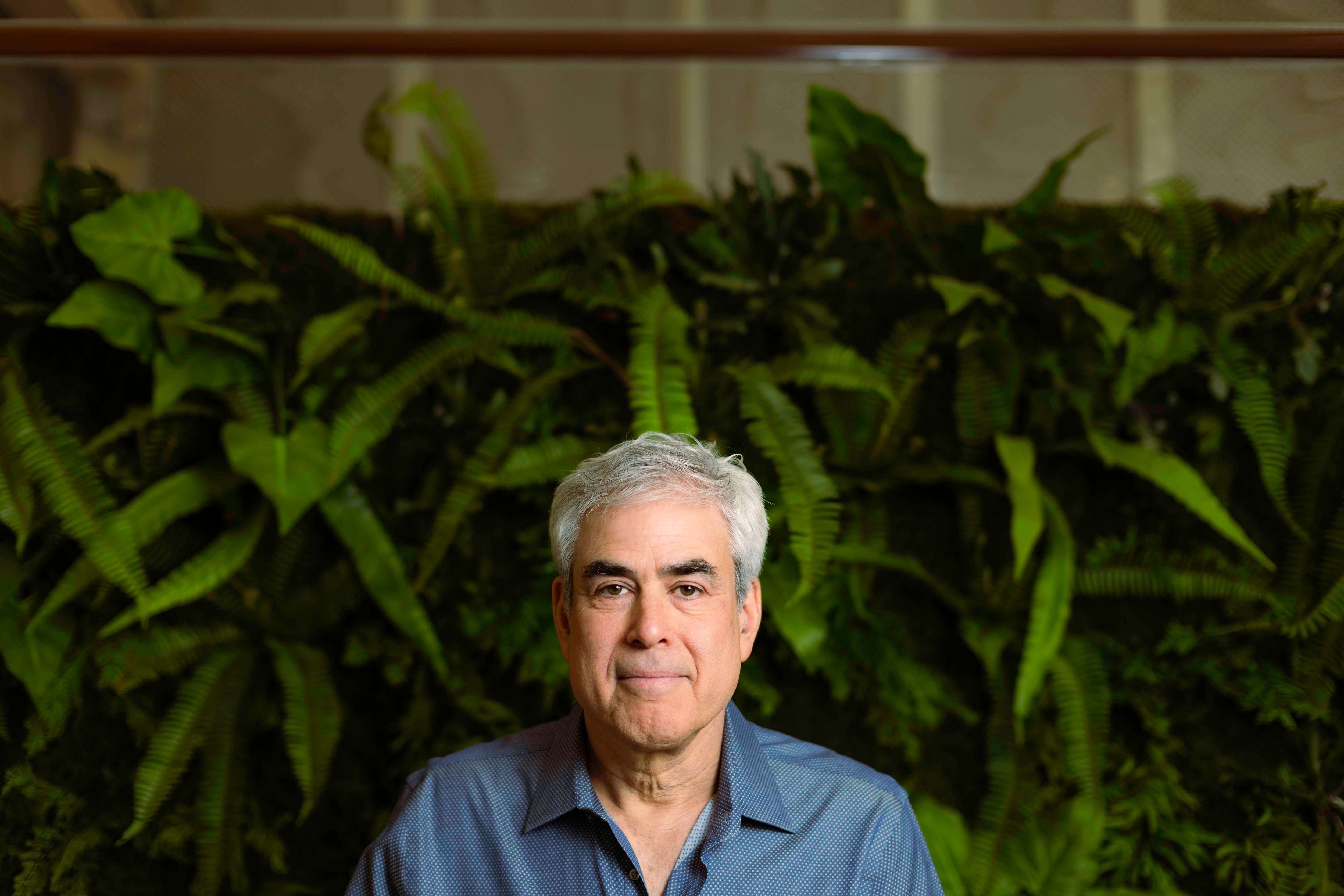 Jonathan Haidt, psicólogo social: “La posibilidad de que la IA se ocupe de la mayoría de los trabajos es muy real”