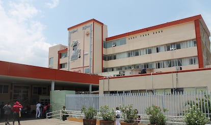 Fachada del hospital Aurelio Valdivieso, en Oaxaca de Juárez