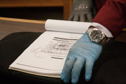 Los archivos de espionaje del Centro de Investigación y Seguridad Nacional, presentados en el Archivo General de la Nación.