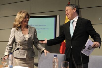 La secretaria de Estado de Empleo, Engracia Hidalgo, y el secretario de Estado de Seguridad Social, Tomás Burgos.