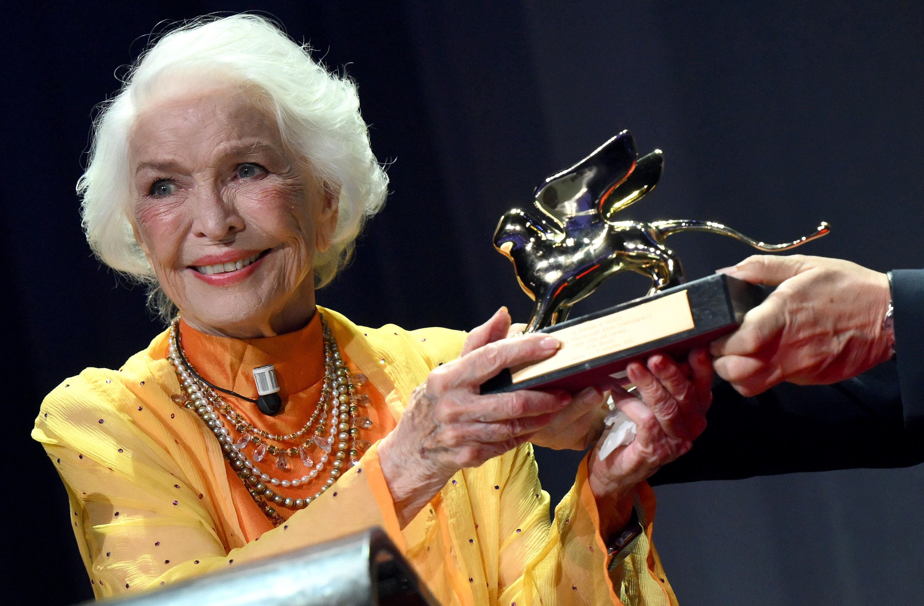 Ellen Burstyn, homenajeada en Venecia, se mete en la piel de una Marilyn anciana