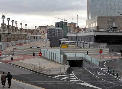 Las obras del garaje anexo a la estación de Sants concluyeron en septiembre; las del vestíbulo de la terminal siguen sin fecha de inicio.