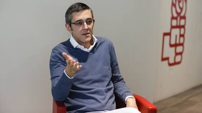 Eduardo Madina, durante la entrevista, en la sede central del PSOE.