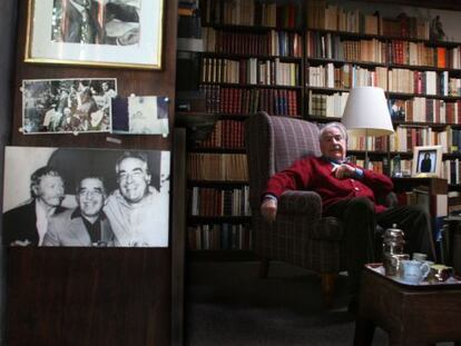 El escritor colombiano, &Aacute;lvaro Mutis, en su casa de M&eacute;xico D. F.