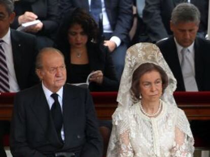 El rey Juan Carlos y la reina Sofía, en la canonización de Juan XXIII y Juan Pablo II en el Vaticano.