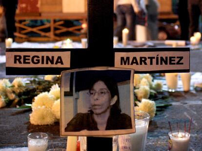 Vigilia en México en honor de Regina Martínez, periodista asesinada en Veracruz.