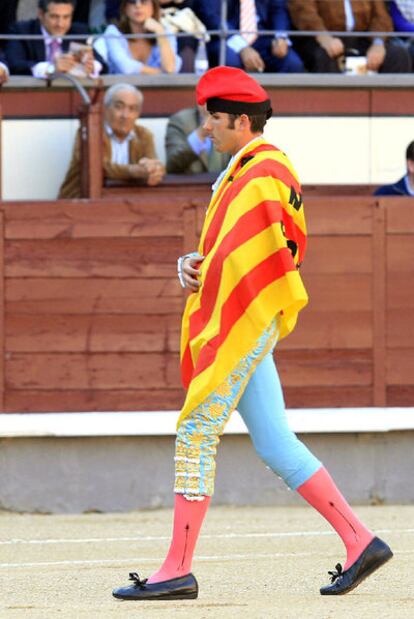 El torero Serafín Marín, en el paseíllo.