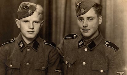 Jan Van O. (izquierda) murió en la guerra y Theo Z. (derecha) cobró la pensión alemana hasta su muerte, en 2016.