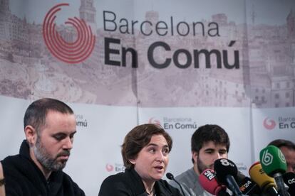 Ada Colau (centre) en la presentació de Guanyem Barcelona.