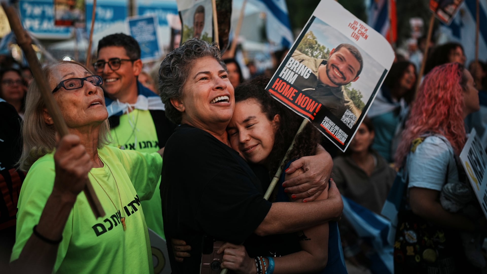 Alegría en la plaza de los Rehenes de Tel Aviv