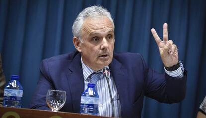 Jos&eacute; Luis Esca&ntilde;uela, durante una rueda de prensa.