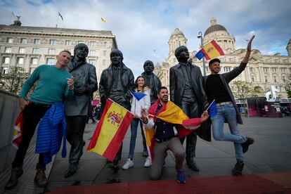Fans españoles de Eurovisión, este viernes en Liverpool.
