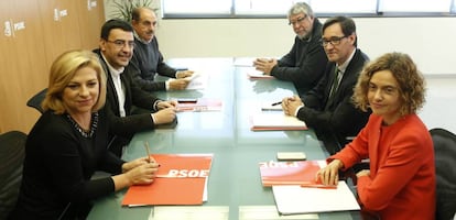 Primera reuni&oacute;n de la comisi&oacute;n negociadora entre el PSOE y el PSC en diciembre.