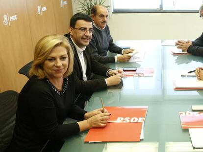 Primera reuni&oacute;n de la comisi&oacute;n negociadora entre el PSOE y el PSC en diciembre.