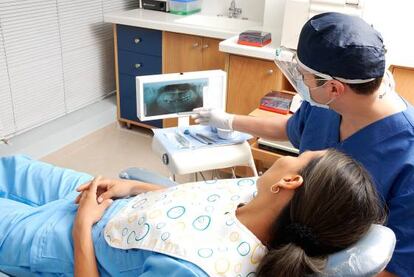 Dejas los refrescos, ahorras en dentista