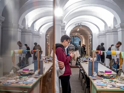 Asistentes al Museo Nacional de Colombia, en Bogotá, durante la apertura de la exposición.