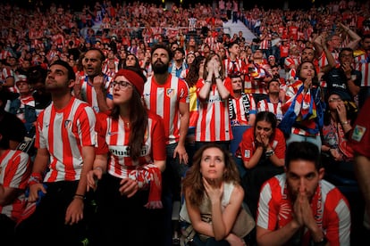 Un grupo de aficionados del Atlético de Madrid.