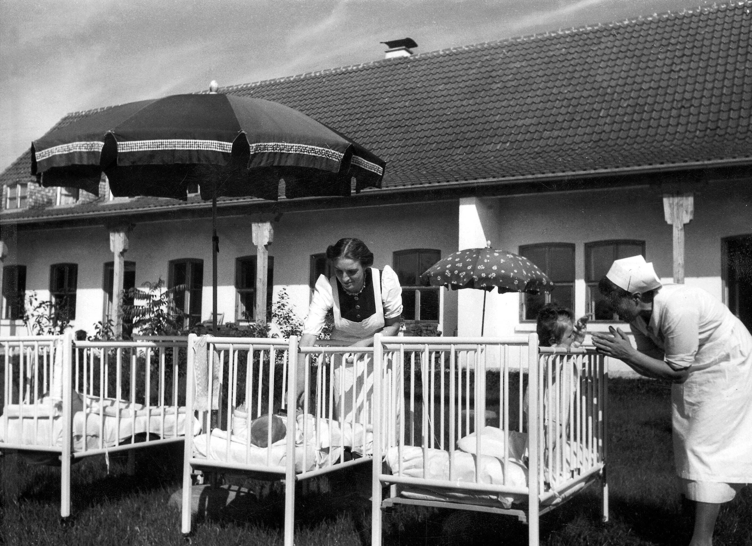 Una imagen de la maternidad de las SS en Steinhoering.