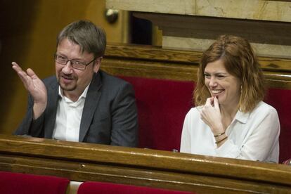 Xavier Domenech y Elisenda Alamany en el hemiciclo.