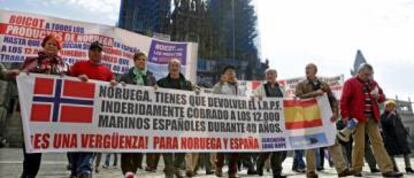  Miembros de la asociación Long Hope se manifiestan en Santiago de Compostela en abril de 2015. 