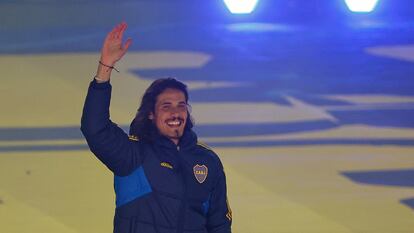 El delantero uruguayo Edinson Cavani durante su presentación oficial como futbolista de Boca Juniors, hoy en Buenos Aires.