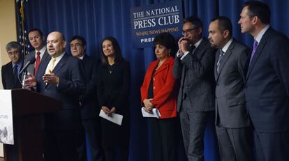 Asociaciones latinas pidiendo el voto en Nevada.