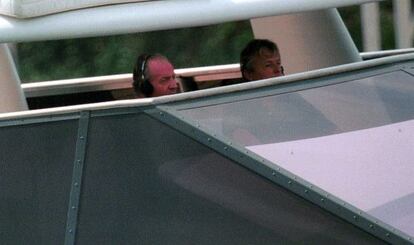 King Juan Carlos (l) on board the most recent Fortuna yacht.