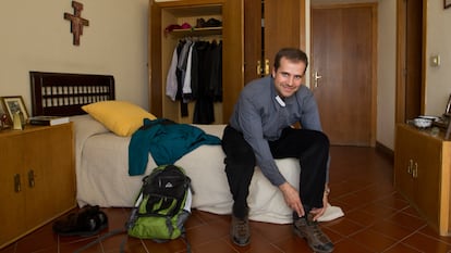 Xavier Novell, en su habitación del obispado de Solsona, en 2012.