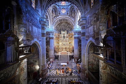 Vista de la Iglesia del Monasterio de San Jerónimo de Granada durante la interpretación del concierto de Lina Tur y MUSIca ALcheMIca.