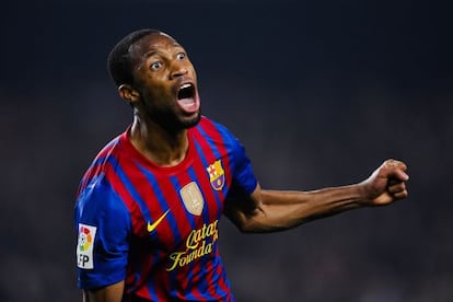 Seydou Keita of FC Barcelona celebrates after scoring his team&#039;s second goal.