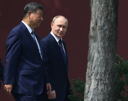 Xi Jinping junto a Vladímir Putin, este martes en Pekín.