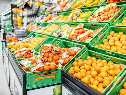 Expositores de cítricos en un supermercado de la cadena Mercadona.