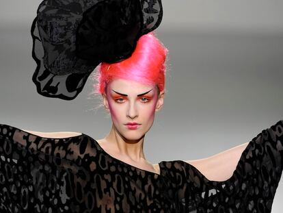 Elisa Palomino, teatral y elegante