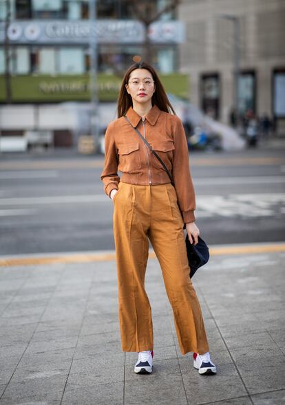 Los looks monocolor, otra de las tendencias que las coreanas dominan a la perfección.