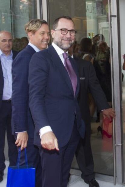 El embajador de Estados Unidos en España, James Costos y su marido Michael Smith.