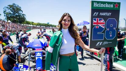 Uma ‘grid girl’ no Grande Prêmio Brasil de 2017