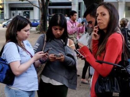 El terremoto, con epicentro en el Estado de Sucre, al este del país, se sintió fuerte en la capital aunque todavía no hay información sobre daños o víctimas