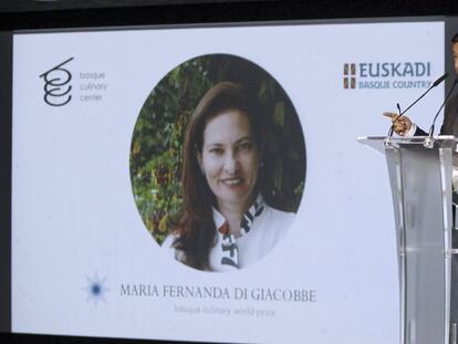 El presidente del jurado del Basque Culinary World Prize, Joan Roca, en el acto que anuncia a la venezolana María Fernanda Di Giacobbe.