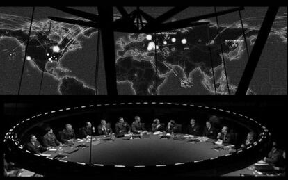 La Sala de Guerra, donde se decide el destino de la humanidad, en la sátira de Stanley Kubrick '¿Teléfono rojo? Volamos hacia Moscú', de 1964.