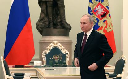 El presidente ruso, Vladímir Putin, se dispone a recibir a su homólogo chino en el Kremlin, este lunes.