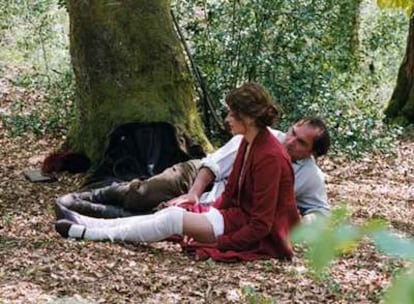 Marina Hands y Jean-Louis Coullo'ch, en un fotograma de <i>Lady Chatterley,</i> de Pascale Ferran.