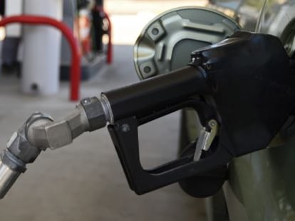 Costco reta a las petroleras y vende ya gasóleo a 0,82 euros