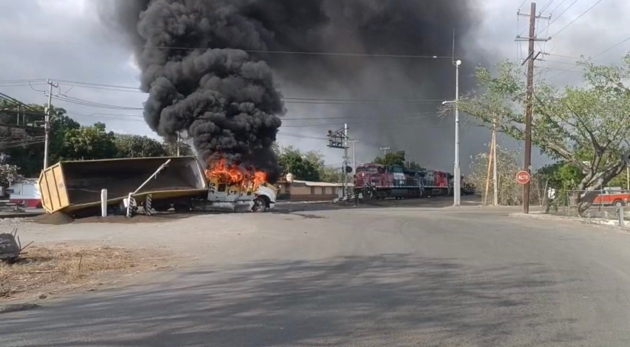 Un operativo en Colima deja un muerto, dos policías heridos y bloqueos en carreteras