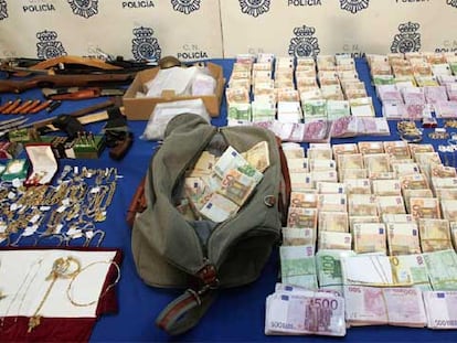 Dinero incautado en una operación policial.