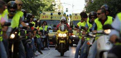 Manifestacin en Atenas de mdicos y enfermeros contra los recortes.