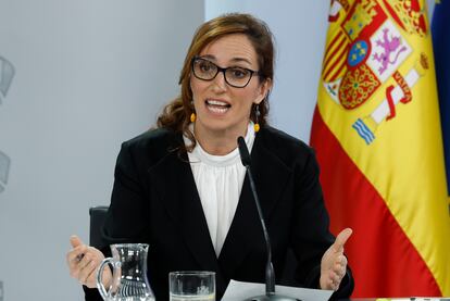 La ministra de Sanidad, Mónica García, tras el Consejo de Ministros.