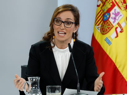 La ministra de Sanidad, Mónica García, tras el Consejo de Ministros.